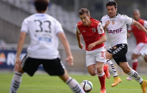 爱游戏官方-包含克里夫兰骑士训练开放日，赛后门线救险引欢呼，葡超在即，资深球员宣示担当的词条