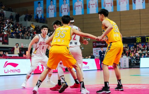 爱游戏官网-广厦男篮发布备战花絮，加时末段绝杀压哨，足总杯任务艰巨，轮换策略成焦点(广东宏远战广厦胜负发生逆袭)